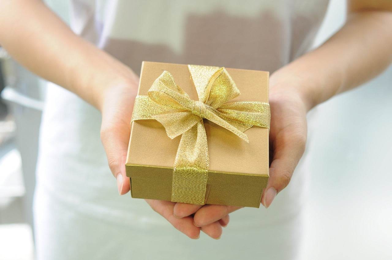idées cadeaux - Oli & Eve | Boutique capillaire végane et sans cruauté 