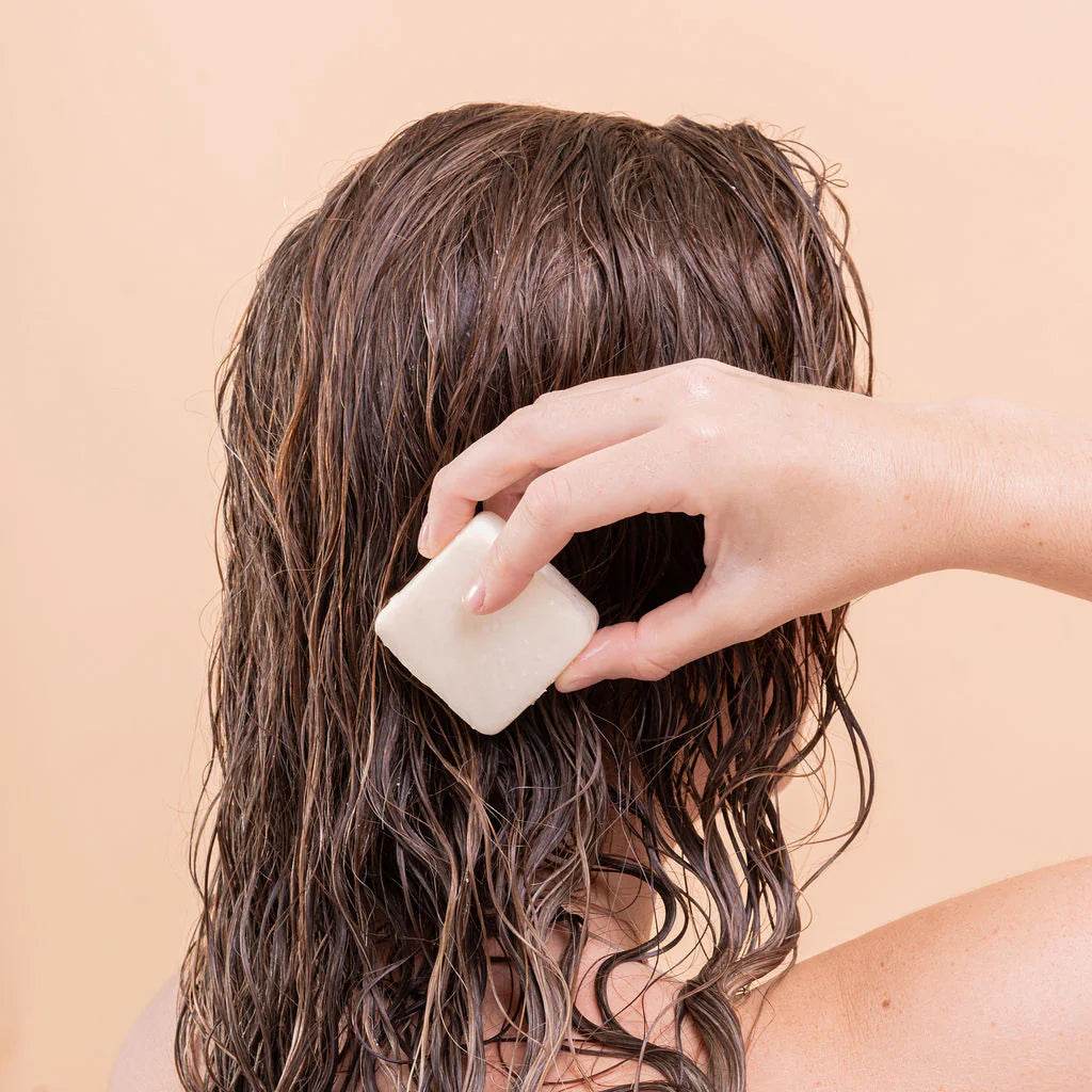 BKIND. revitalisant en barre cheveux secs ou fins 55g - Oli & Eve | Boutique capillaire végane et sans cruauté 