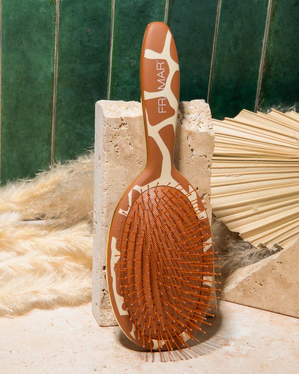 Framar. brosse démêlante - You bet Giraffe - Oli & Eve | Boutique capillaire végane et sans cruauté 